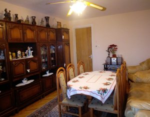 Vanzare apartament 3 camere, decomandat, Zorilor, confort lux