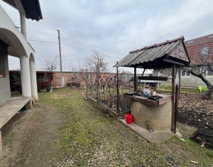 Casa, singur in curte, cartier Bulgaria, zona strazii Plevnei