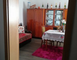 Casa cu gradina, front 12,5,  singur in curte, zona Intre Lacuri