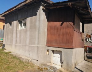 Casa cu gradina, front 12,5,  singur in curte, zona Intre Lacuri