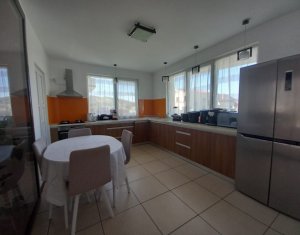 Maison 3 chambres à vendre dans Sannicoara, zone Centru