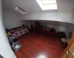 Appartement 4 chambres à vendre dans Cluj-napoca, zone Manastur