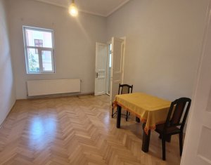 Bureau à vendre, 83m2 dans Cluj-napoca, zone Centru