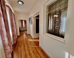 House 3 rooms for rent in Floresti