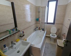 Oportunitate! Apartament cu 3 camere, 2 parcari, dispus pe 2 niveluri, Buna Ziua