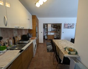 Oportunitate! Apartament cu 3 camere, 2 parcari, dispus pe 2 niveluri, Buna Ziua