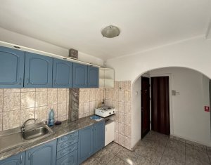 Apartament 2 camere, decomandat, zona Mihai Viteazul