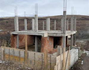 Casa 4 cam, 240 mp utili, 451 mp teren, Valea Chintaului, strada linistita