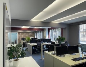 Bureau à louer dans Cluj-napoca, zone Centru