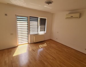 Casa tip duplex, suprafata 430 mp, gradina,destinatie birou sau alte activitati!