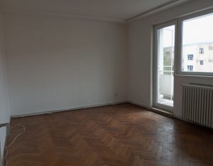 De vanzare apartament cu 4 camere Manastur