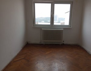 De vanzare apartament cu 4 camere Manastur