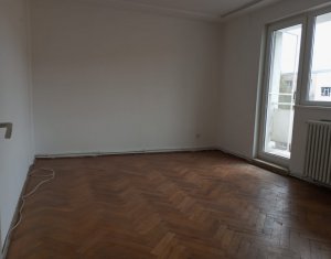 De vanzare apartament cu 4 camere Manastur