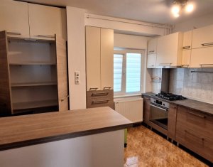 Appartement 3 chambres à louer dans Cluj-napoca, zone Marasti