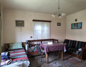 Casa 3 camere, 1398 mp teren, zona Manastirea Floresti