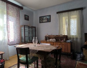 Casa 3 camere, 1398 mp teren, zona Manastirea Floresti