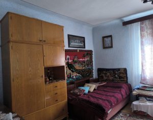 Casa 3 camere, 1398 mp teren, zona Manastirea Floresti