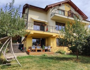 Duplex pe 3 niveluri, 180 mp, 350 mp teren, 2 apartamente, Baciu