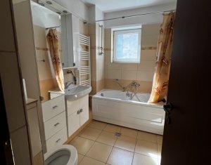 Apartament 3 domitoare,  2 bai, 2 terase, centru Mihai Viteazu