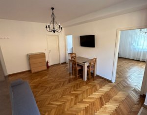 Apartament 3 camere, centru, zona P-ta Mihai Viteazu