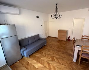 Apartament 3 camere, centru, zona P-ta Mihai Viteazu