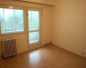 Appartement 3 chambres à vendre dans Cluj-napoca, zone Intre Lacuri