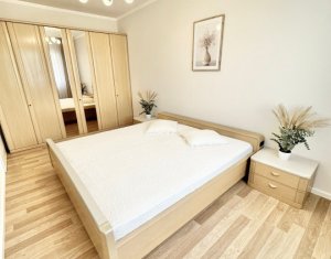 Din 1 Decembrie, apartament trei camere, finisat modern, Sesul de Sus