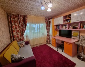 Appartement 3 chambres à vendre dans Cluj-napoca, zone Intre Lacuri