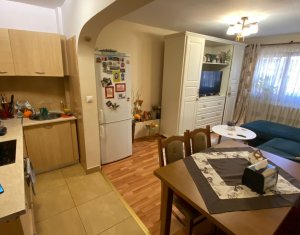 Apartament 3 camere, zona linistita, luminos, etaj intermediar!