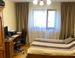 Apartament 3 camere, zona linistita, luminos, etaj intermediar!