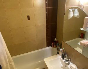 Apartament 3 camere, zona linistita, luminos, etaj intermediar!