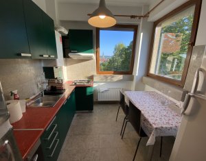 Apartament 2 camere, semidecomandat, 60mp cu terasa, central 