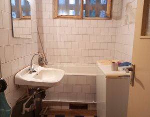 De inchiriat apartament cu 2 camere zona Politia Rutiera