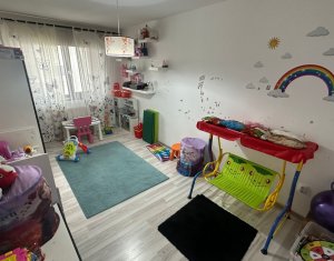 Apartament cu 4 camere in Florești pe 2 niveluri, scara interioară 