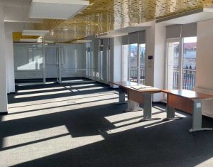 Bureau à vendre, 202m2 dans Cluj-napoca, zone Centru