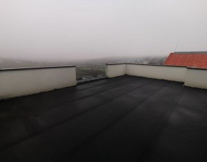 Vand casa cu panorama in Borhanci