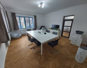 Office for rent, 400m2 in Cluj-napoca, zone Andrei Muresanu