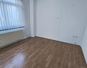 Bureau à louer, 230m2 dans Cluj-napoca, zone Centru